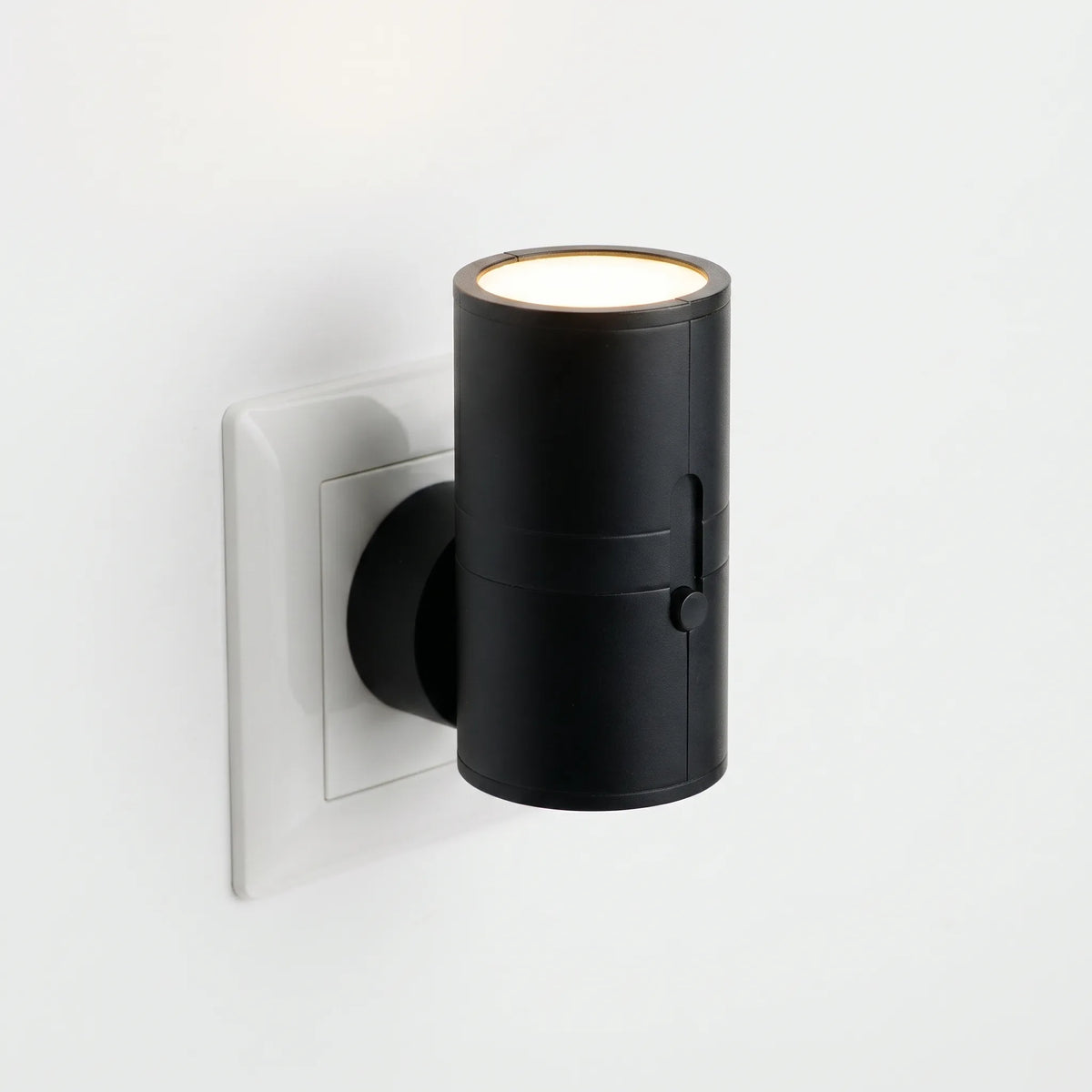 PlugGlow - Cilindervormige Wandlamp Met Stekker