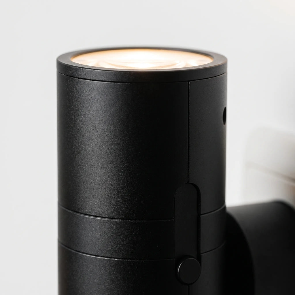 PlugGlow - Cilindervormige Wandlamp Met Stekker